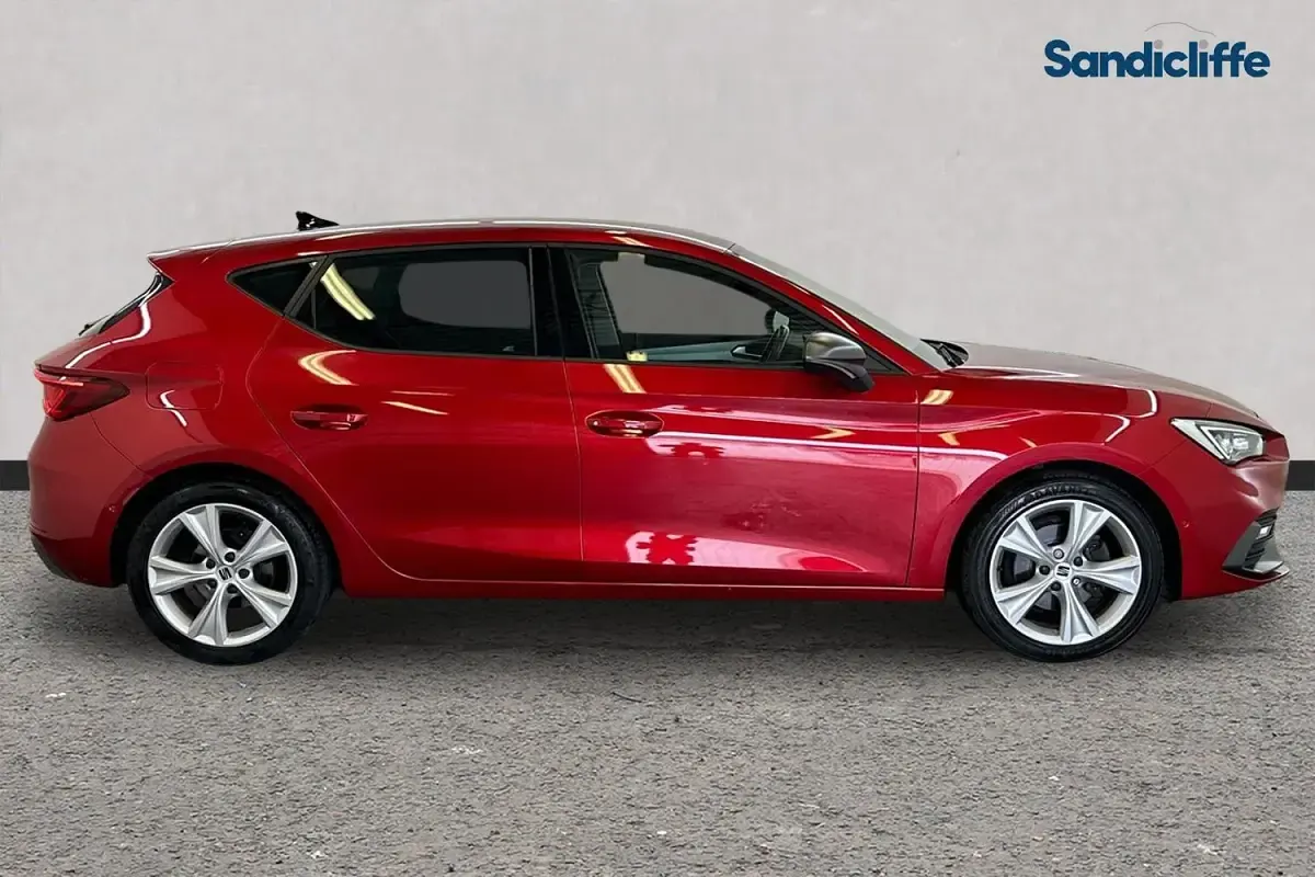 Used Seat Leon FR 110 HP (80 kW) 2023 Red Hatchback