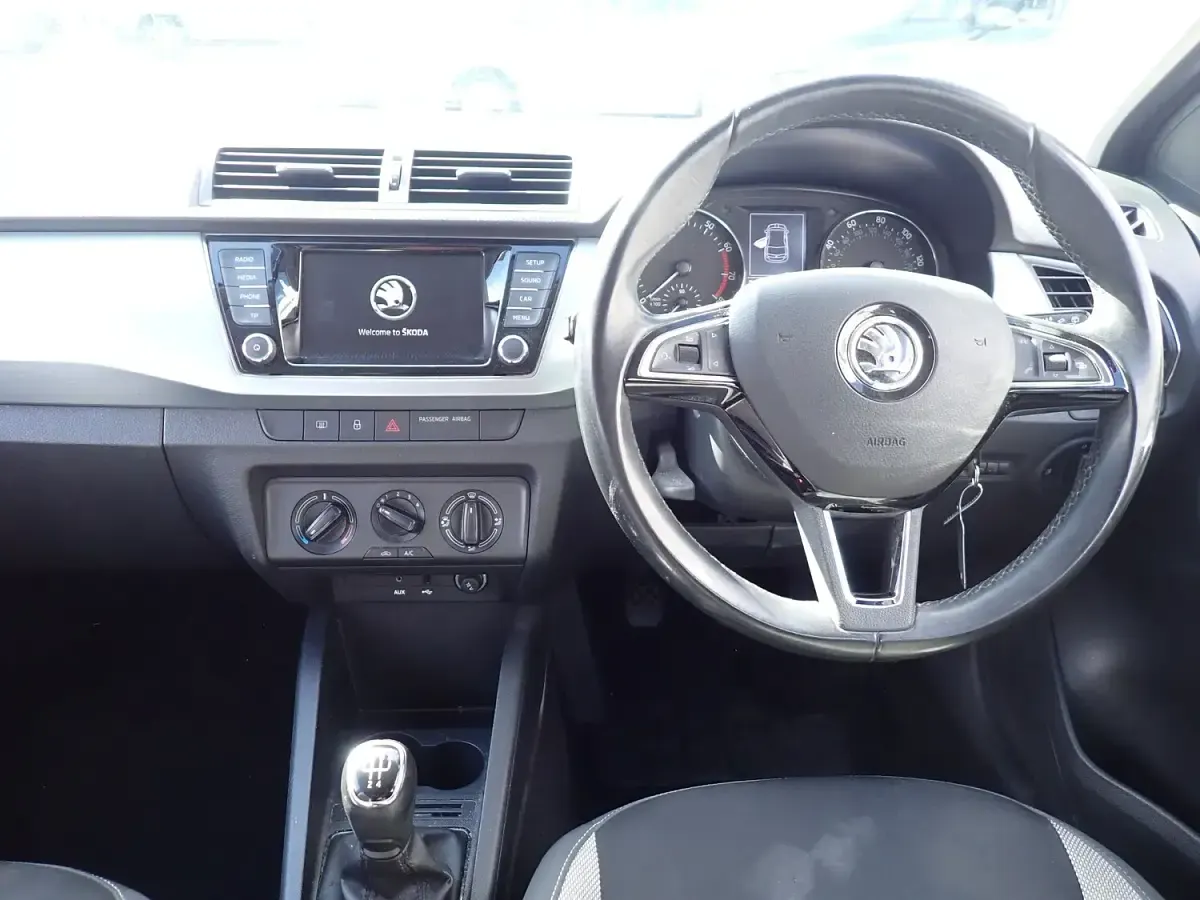 Used Skoda Fabia Colour Edition 95 HP (69 kW) 2018 Blue Hatchback