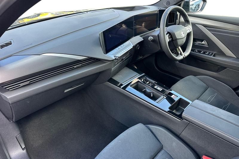 Used Vauxhall Astra Ultimate 130 HP (95 kW) 2025 Grey Hatchback