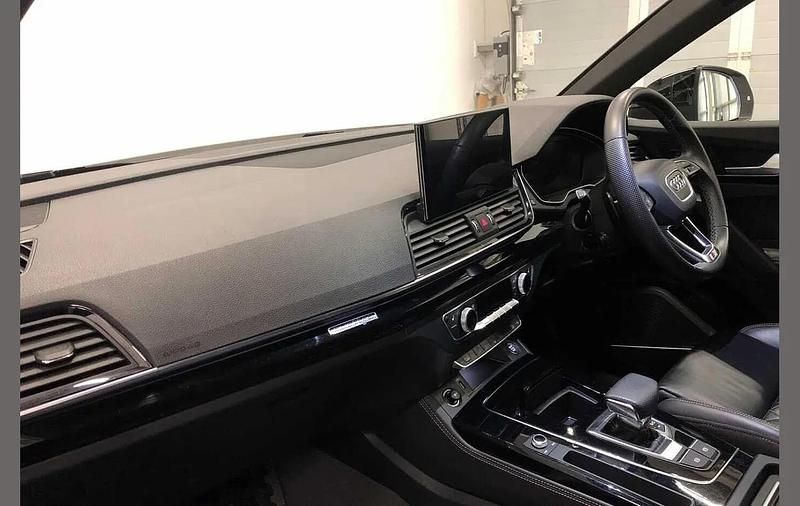 Used Audi Q5 Advanced 295 HP (216 kW) 2022 White SUV