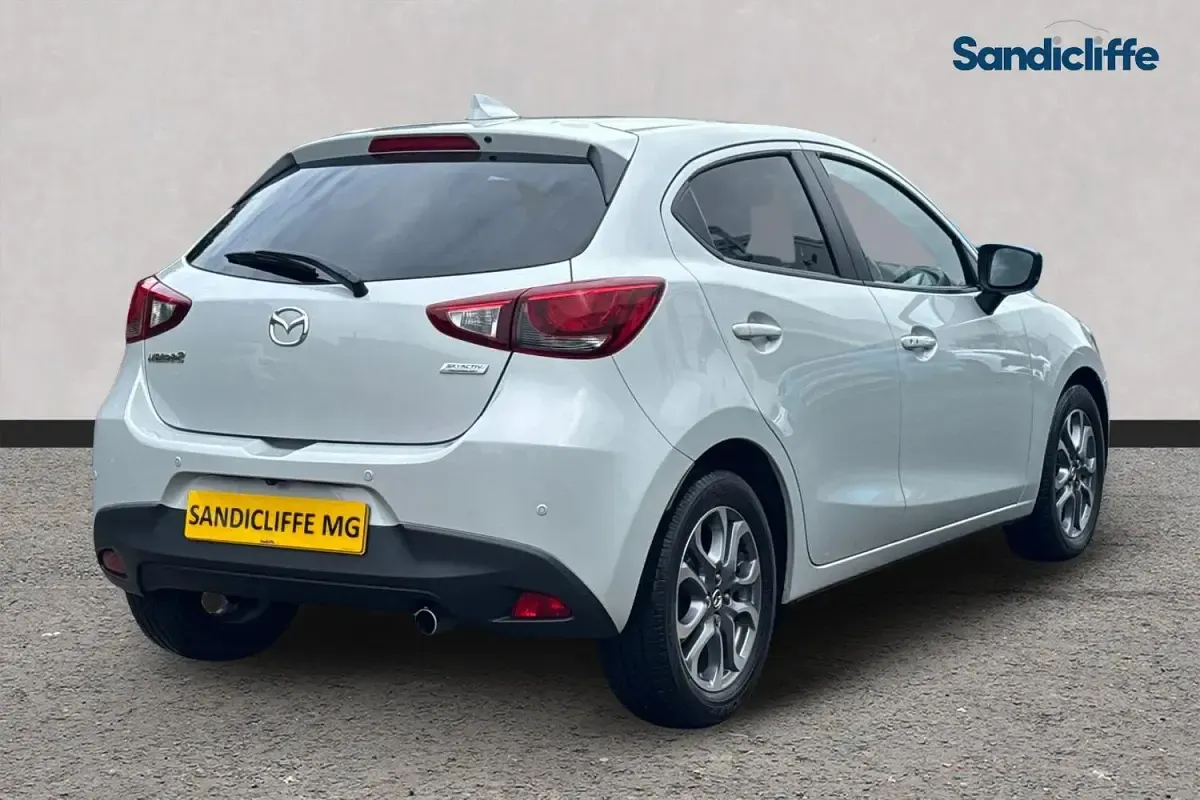 Used Mazda 2 Inclusive 115 HP (84 kW) 2018 Silver Hatchback