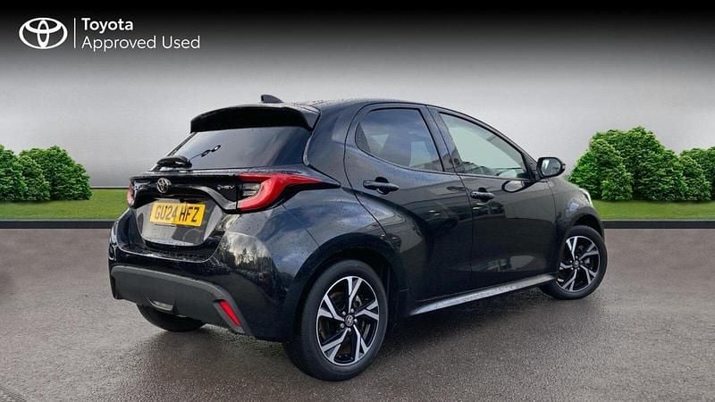 Used Toyota Yaris Hybrid Design 116 HP (85 kW) 2024 Eclipse black