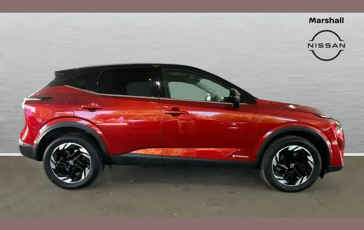 Used Nissan Qashqai N-Connecta 190 HP (139 kW) 2016 Red SUV