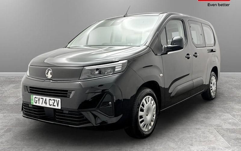 Used Vauxhall Combo Design Edition 100 kW (136 HP) 2026 MPV