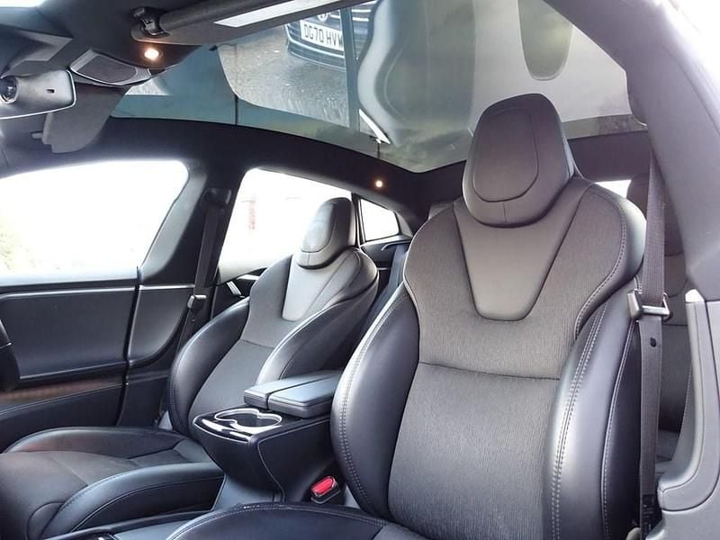 Used Tesla Model S 241 kW (328 HP) 2018 White Hatchback