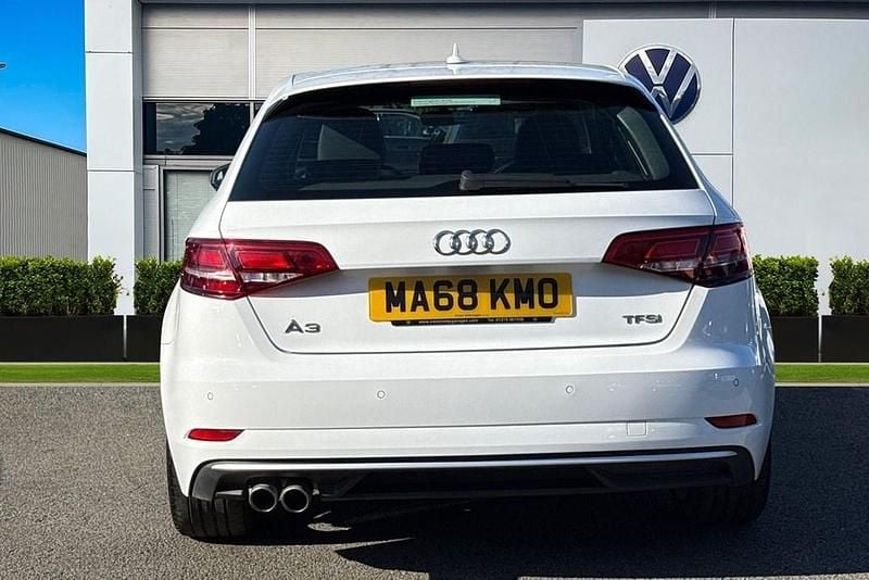 Used Audi A3 Sportback Sport 150 HP (110 kW) 2018 White Hatchback