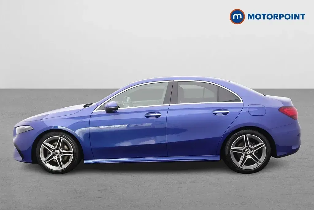 Used Mercedes A180 Executive 136 HP (100 kW) 2024 Blue Sedan
