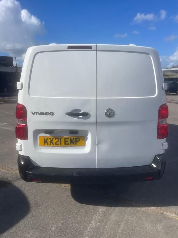 Used Vauxhall Vivaro S 100 HP (73 kW) 2021 White MPV