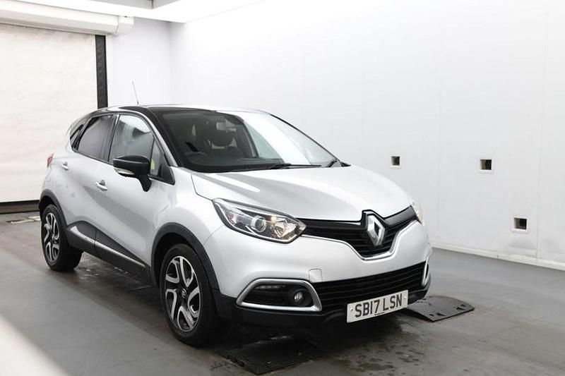Silver/black Used 2017 Renault Captur Dynamique SUV | £2,500 (Super price) - Image 1/1