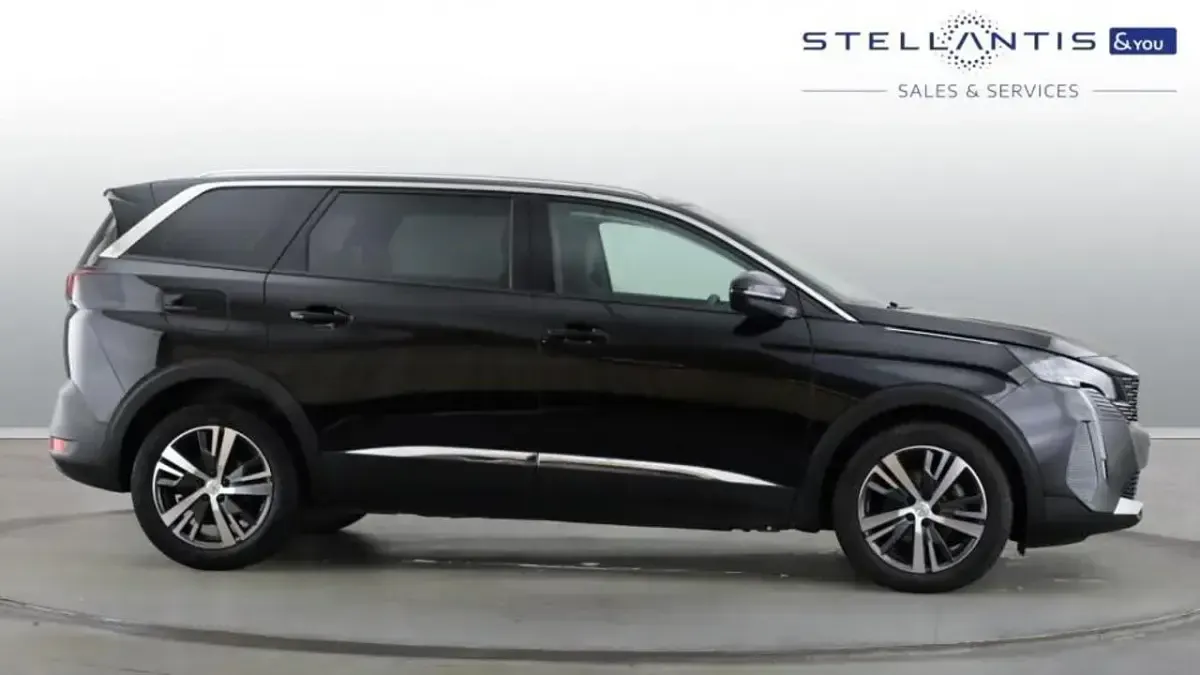 Used Peugeot 5008 Allure+ 129 HP (94 kW) 2022 Black SUV