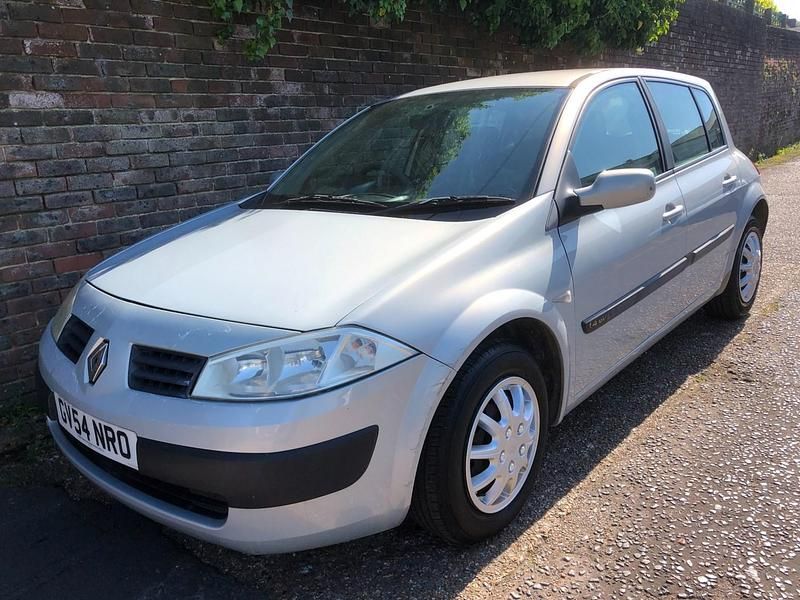 Silver Used 2004 Renault Mégane II Authentique Hatchback | £1,695 (Expensive) - Image 1/4