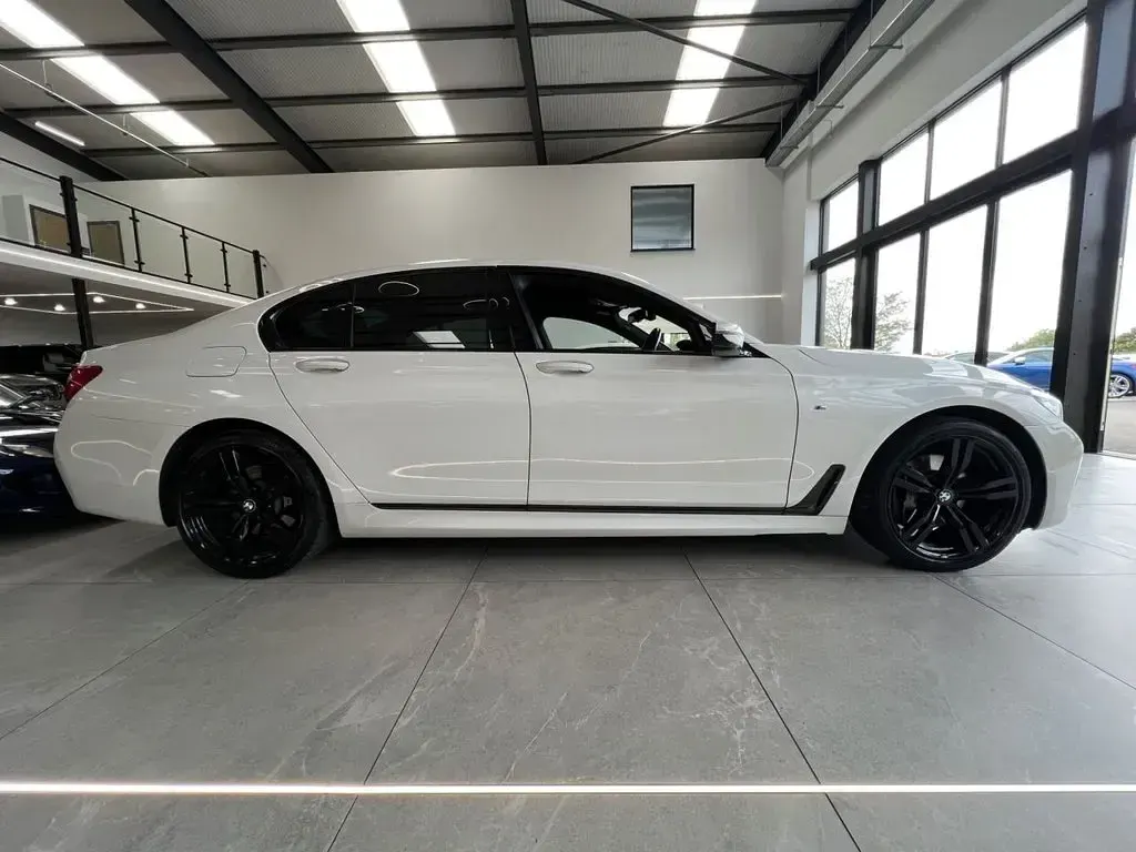 Begagnad BMW 730 M Sport 265 HK (194 kW) 2017 Vit Sedan