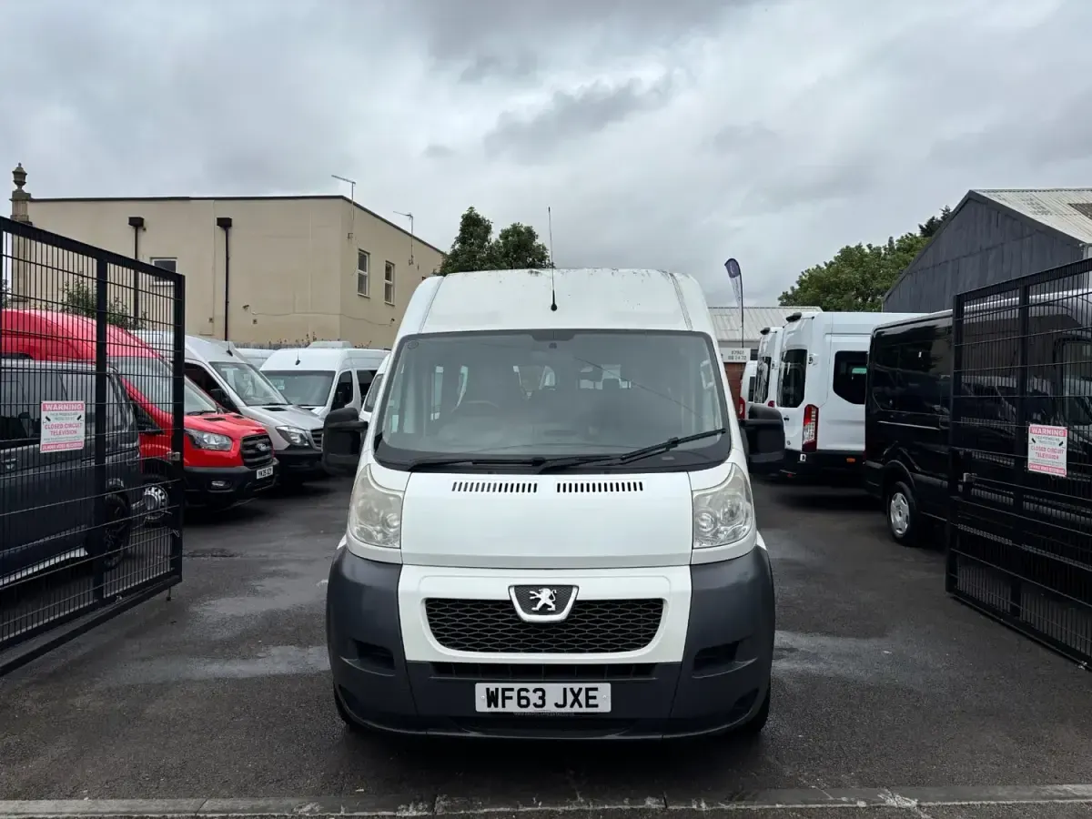 Used Peugeot Boxer 130 HP (95 kW) 2013 White Van