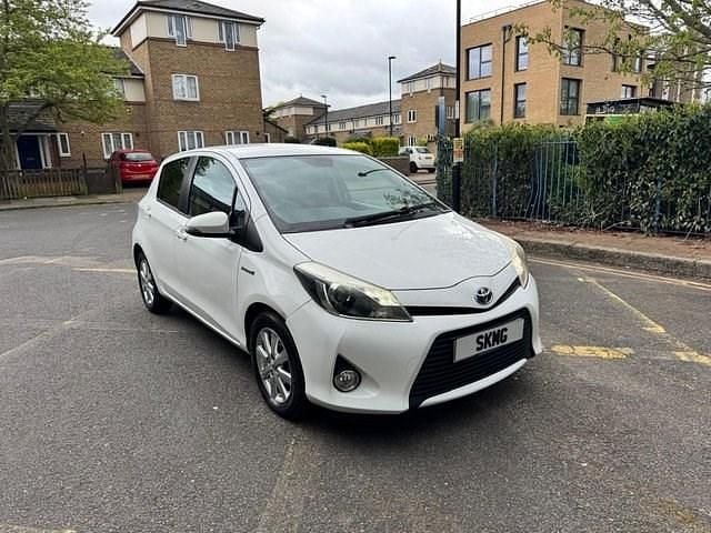 Used Toyota Yaris Plus 101 HP (74 kW) 2014 Hatchback