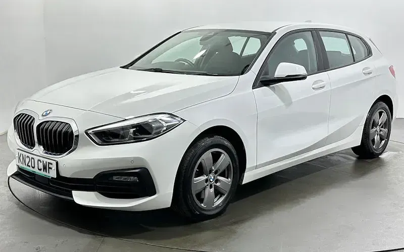 Used BMW 118 Comfort Edition 140 HP (102 kW) 2020 White Hatchback