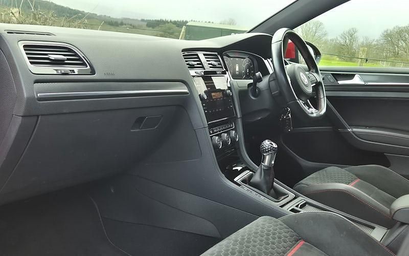 Used VW Golf VII GTI 230 HP (169 kW) 2018 Red Hatchback