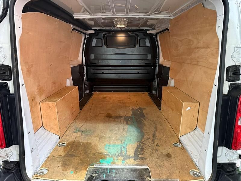 Used Vauxhall Vivaro S 100 HP (73 kW) 2023 White MPV