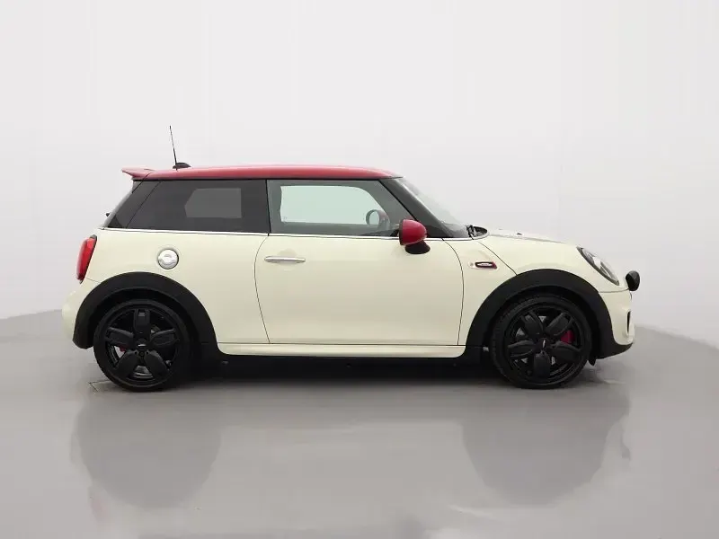 Begagnad Mini John Cooper Works Hatch 228 HK (167 kW) 2018 Vit Halvkombi