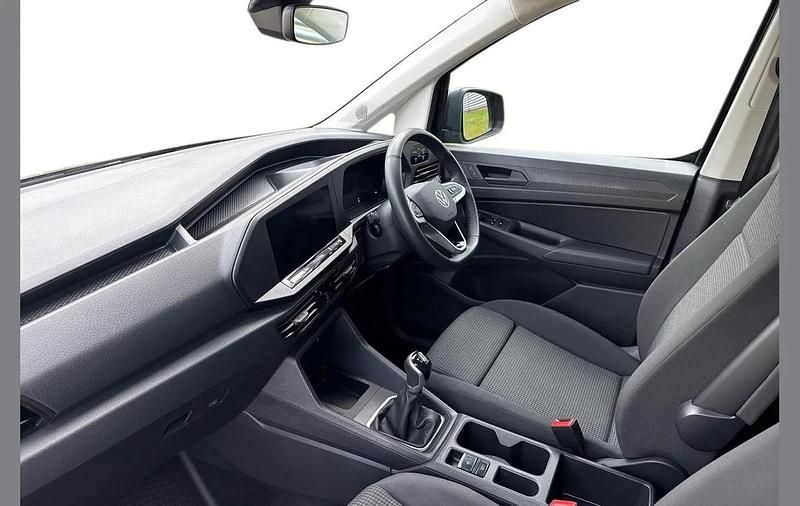 Usado VW Caddy 101 HP (74 kW) 2025 Preto Monovolume