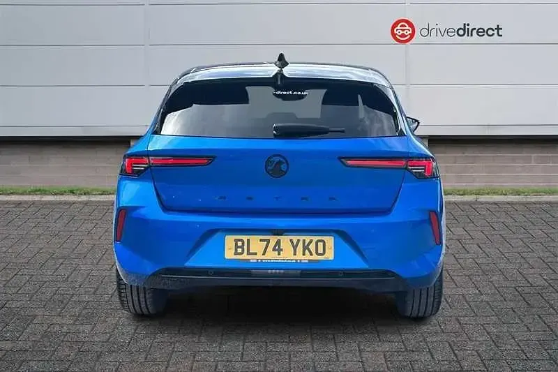Begagnad Vauxhall Astra S 130 HK (95 kW) 2024 Blå Halvkombi