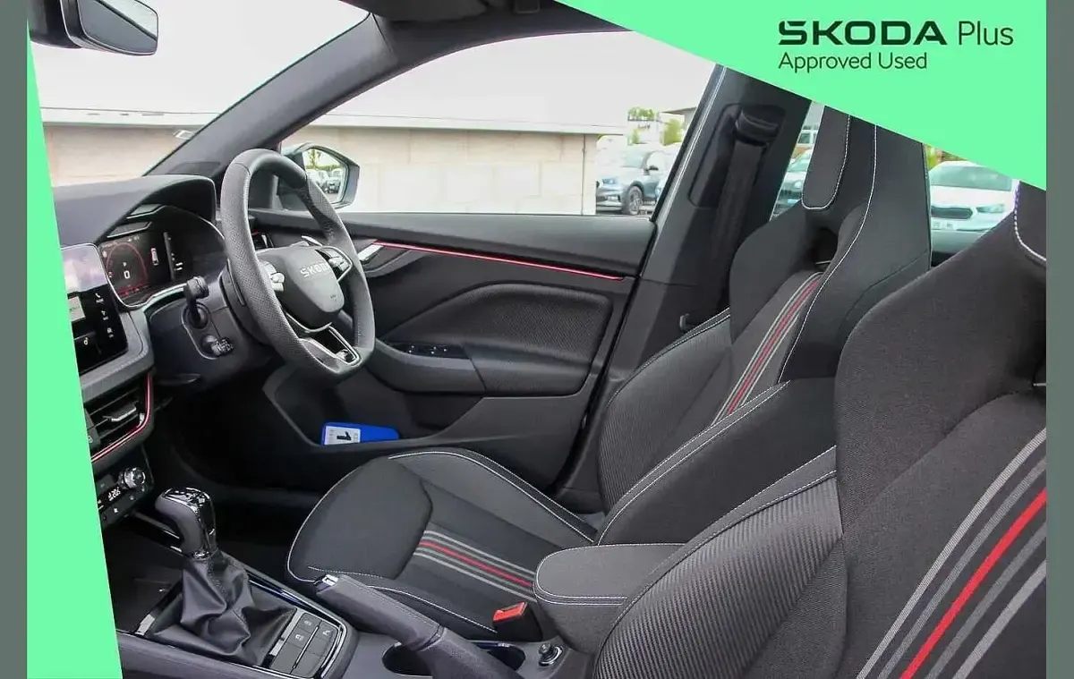 Nuevo Skoda Scala Monte Carlo 115 CV (84 kW) 2026 Gris Utilitario