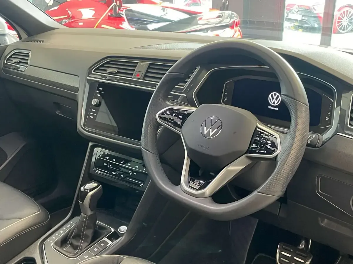 Used VW Tiguan R-line 150 HP (110 kW) 2022 White SUV