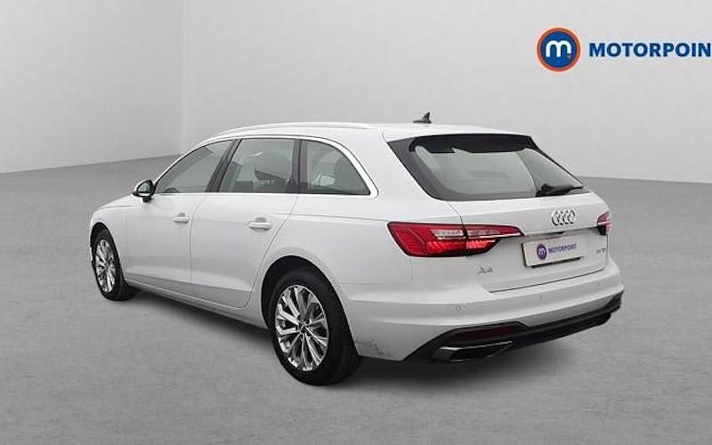 Begagnad Audi A4 163 HK (119 kW) 2023 Kombi