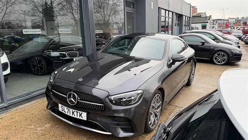 Second-hand Mercedes E300 AMG Line Premium 258 CP (189 kW) 2022 Gri Coupe