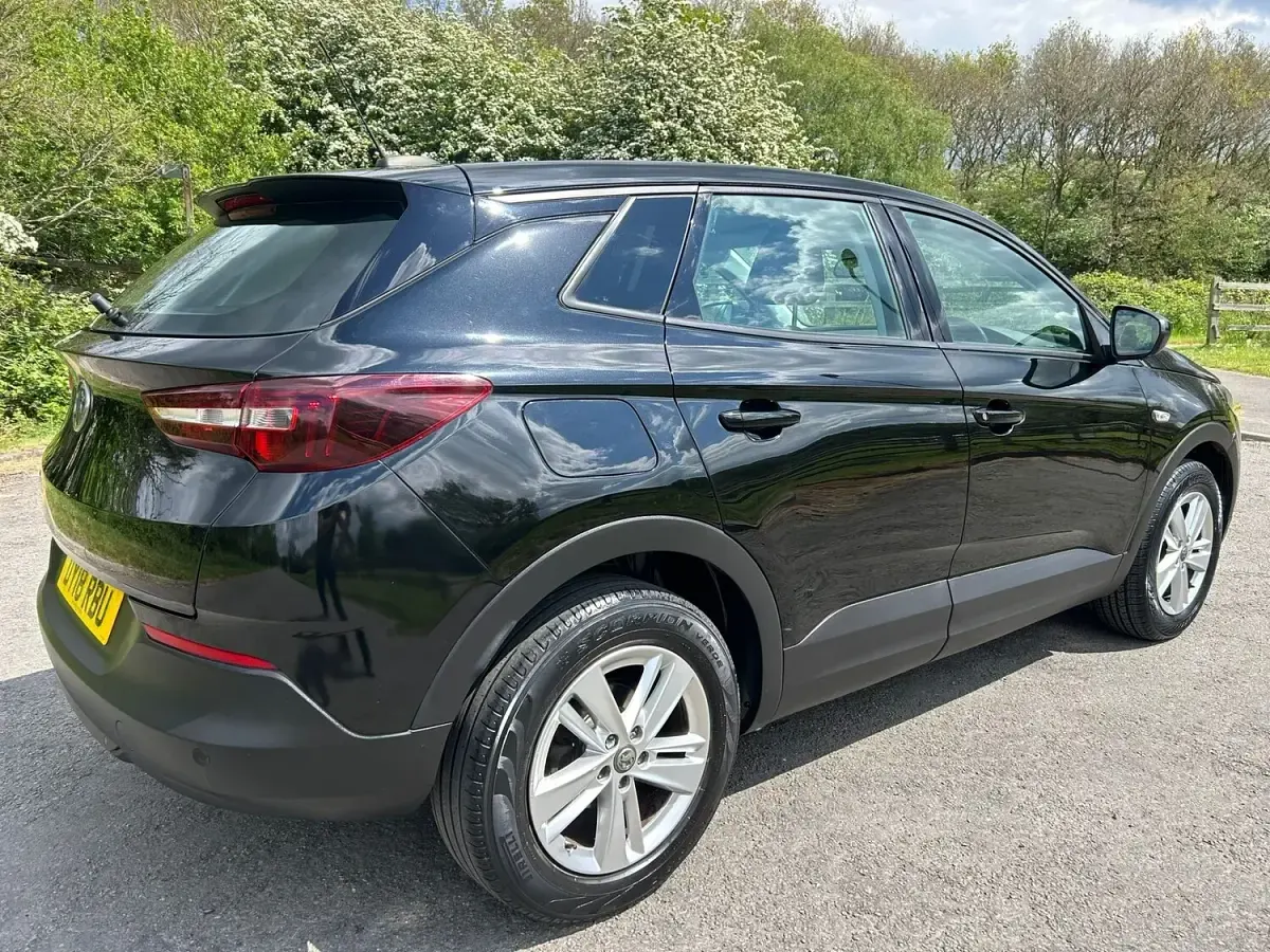 Used Vauxhall Grandland X 130 HP (95 kW) 2018 Black SUV
