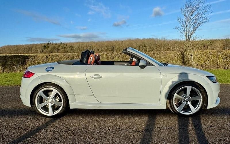 Używany Audi TT Roadster Design 245 KM (180 kW) 2019 Szary Kabriolet