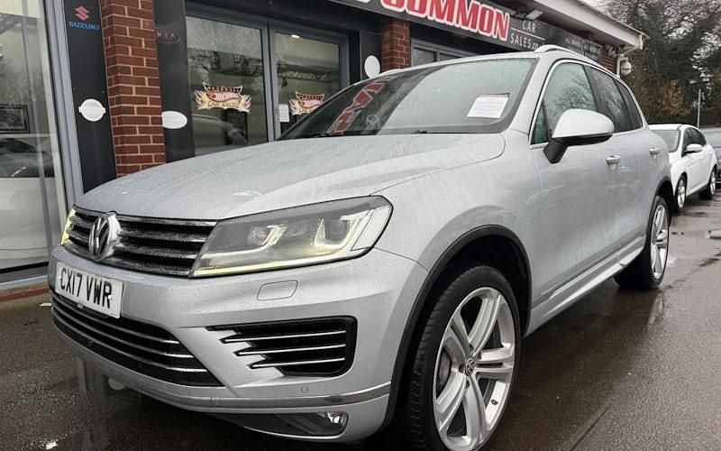 Begagnad VW Touareg R-line Plus 262 HK (192 kW) 2017 Silver SUV