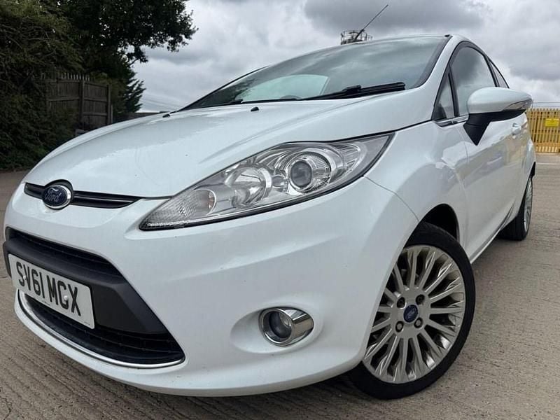 White Used 2011 Ford Fiesta Titanium Hatchback | £2,350 (Super price) - Image 1/4