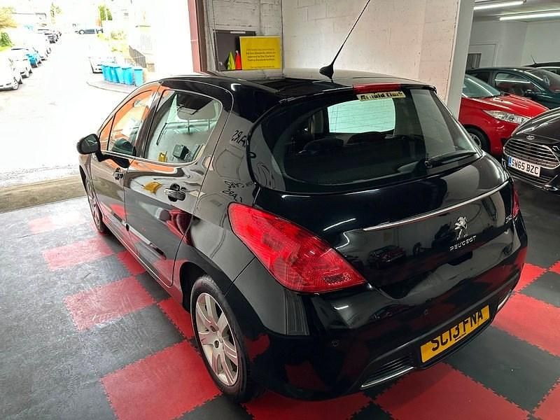Used Peugeot 308 Active 92 HP (67 kW) 2013 Black Hatchback
