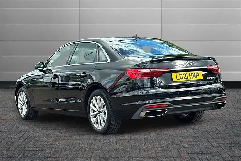 Begagnad Audi A4 Comfort 150 HK (110 kW) 2021 Svart Sedan