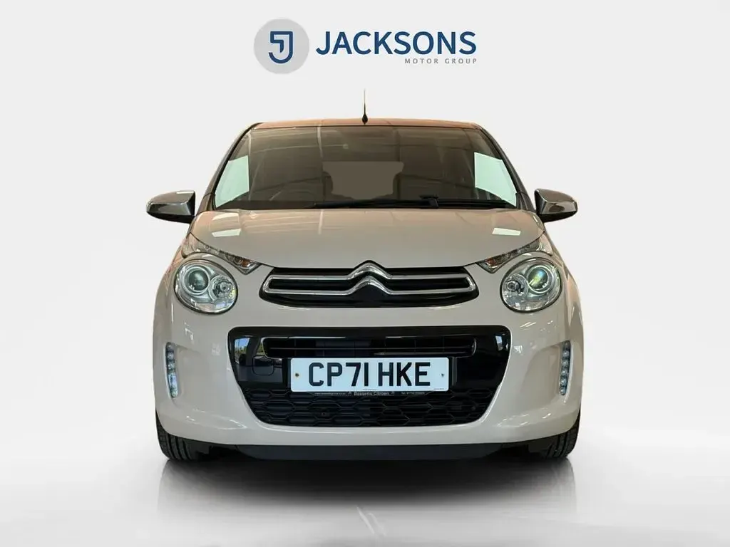 Usado Citroën C1 Shine 72 CV (52 kW) 2021 Beige Utilitario