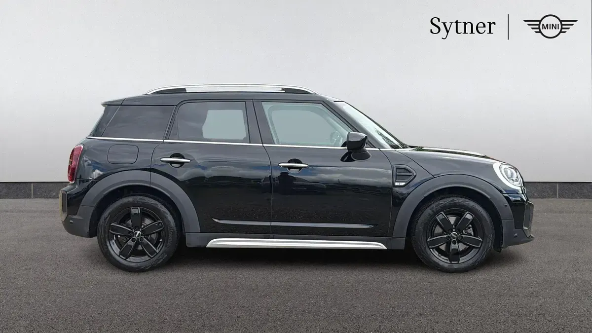 Used Mini Cooper Countryman Classic 134 HP (98 kW) 2020 Black SUV