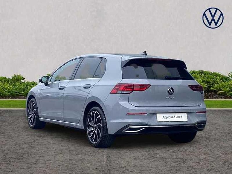 Second-hand VW Golf VIII Edition 150 CP (110 kW) 2023 Gri Hatchback