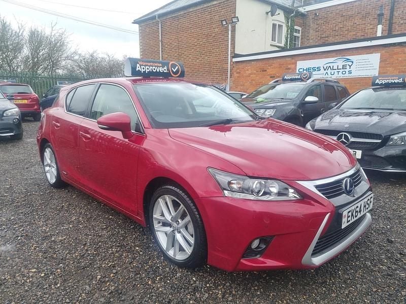 Used Lexus CT200h 136 HP (100 kW) 2014 Red Hatchback