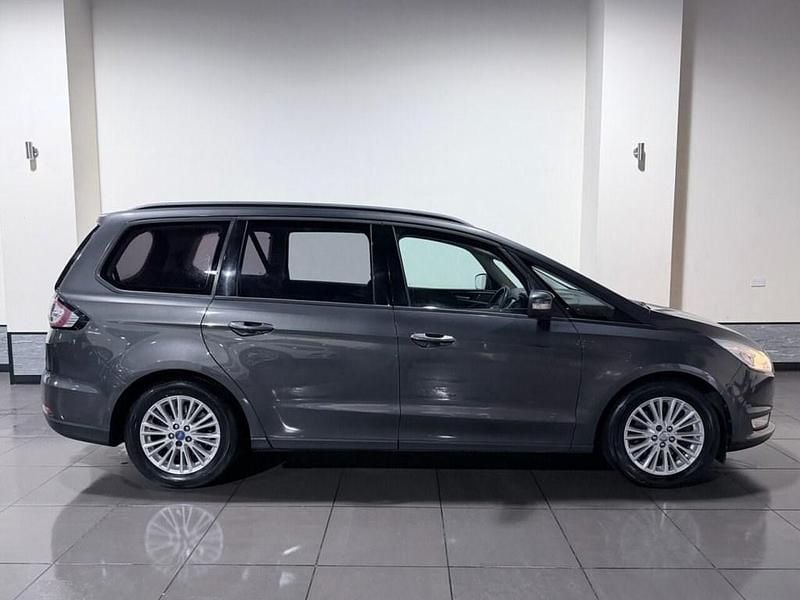 Usado Ford Galaxy Zetec 150 HP (110 kW) 2015 Cinzento Monovolume