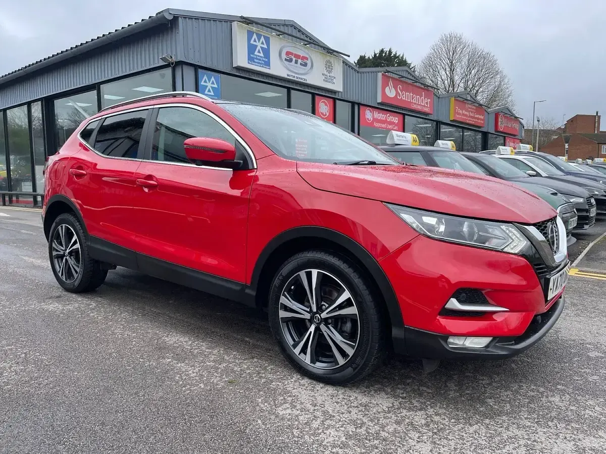 Gebraucht Nissan Qashqai N-Connecta 160 PS (117 kW) 2021 Rot SUV
