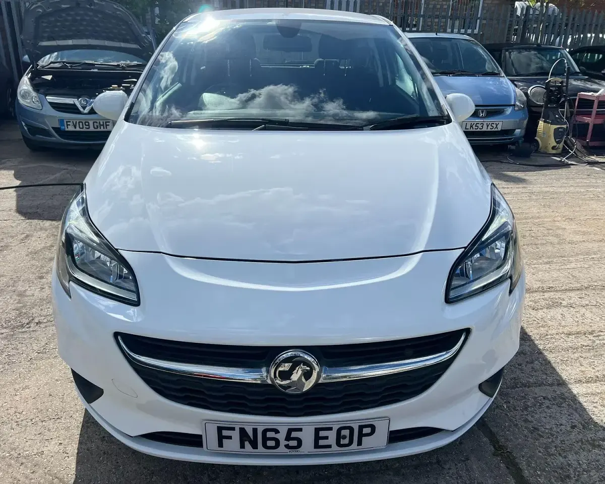 Used Vauxhall Corsa Excite 2015 White Hatchback