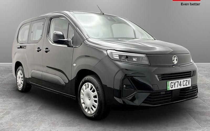 Used Vauxhall Combo Design Edition 100 kW (136 HP) 2026 MPV