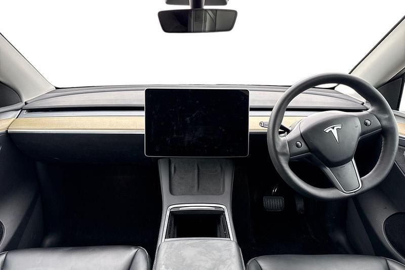 Used Tesla Model Y Long Range AWD 85 kW (116 HP) 2023 White SUV