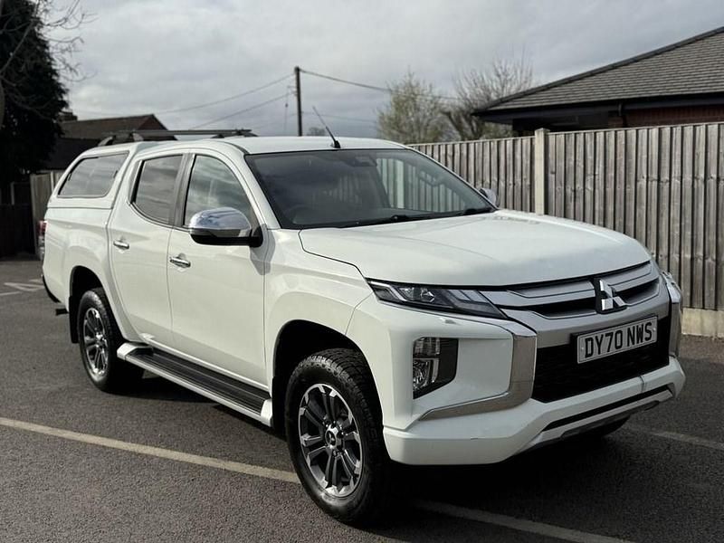 White Used 2020 Mitsubishi L200 Warrior Pickup | £14,000 (Super price) - Image 1/4