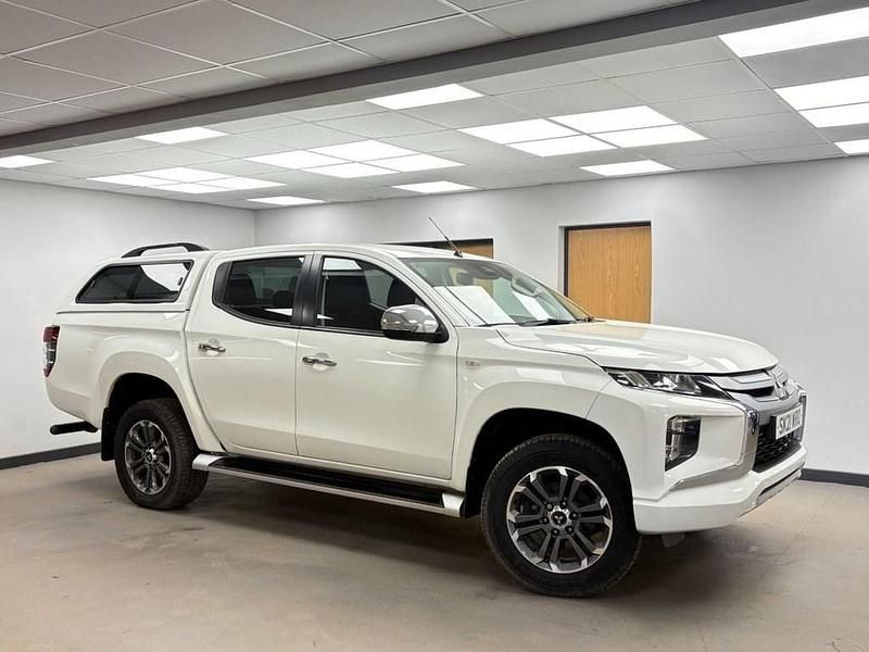 Begagnad Mitsubishi L200 150 HK (110 kW) 2021 Vit Pickup