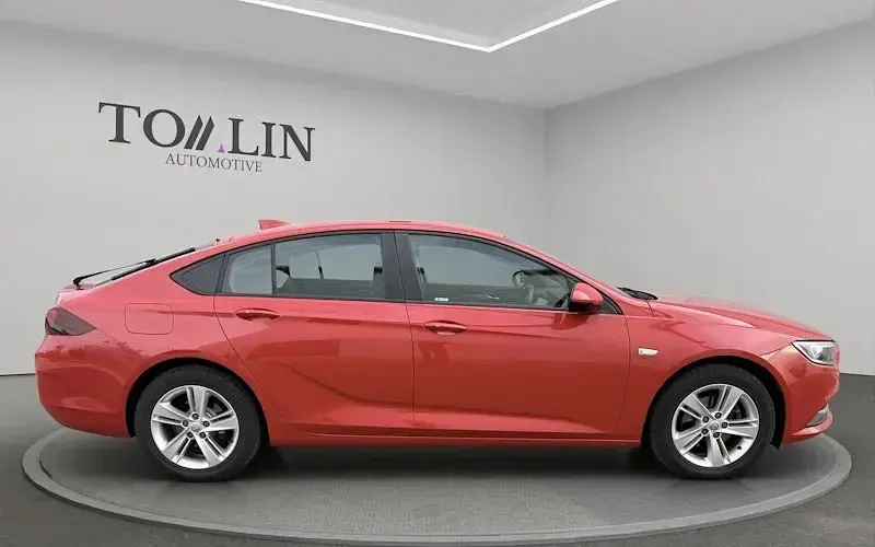 Używany Vauxhall Insignia Design Edition 165 KM (121 kW) 2020 Hatchback