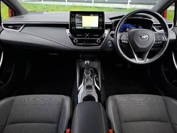 Usado Toyota Corolla Design 122 HP (89 kW) 2021 Vermelho Citadino