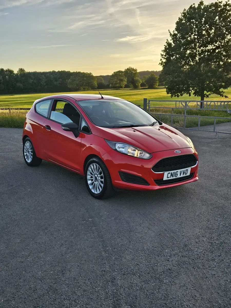 Used Ford Fiesta Studio 2016 Red Hatchback