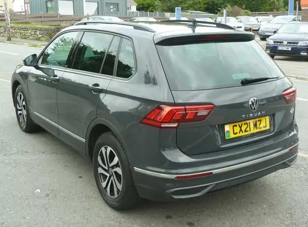 Used VW Tiguan Active 150 HP (110 kW) 2021 Grey SUV