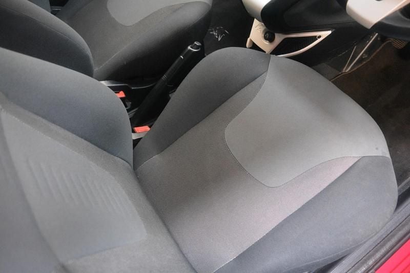 Used Ford Ka Zetec 69 HP (50 kW) 2010 Red Hatchback